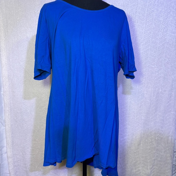 LuLaRoe Tops - LuLaRoe Blue Asymmetrical Short Sleeve T-Shirt